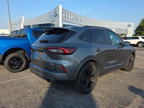 Gray Metallic 2023 Ford Escape ST-Line Elite