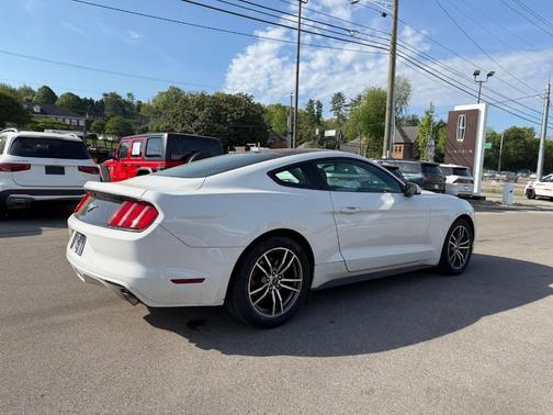 Oxford White 2017 Ford Mustang EcoBoost