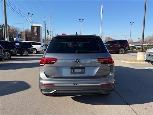 2024 Volkswagen Tiguan 2.0T SE