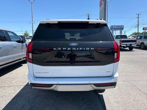Oxford White 2025 Ford Expedition Max Platinum