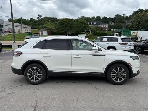 White Metallic 2023 Lincoln Nautilus Reserve