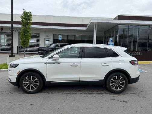 White Metallic 2023 Lincoln Nautilus Reserve