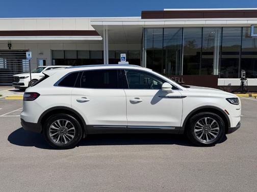 White Metallic 2023 Lincoln Nautilus Reserve