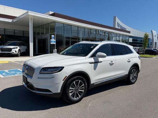 White Metallic 2023 Lincoln Nautilus Reserve