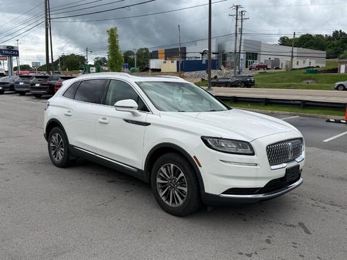 White Metallic 2023 Lincoln Nautilus Reserve