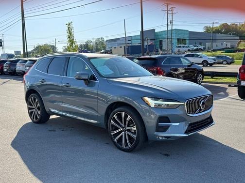 Gray Metallic 2023 Volvo XC60 B5 Ultimate Bright Theme