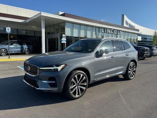Gray Metallic 2023 Volvo XC60 B5 Ultimate Bright Theme