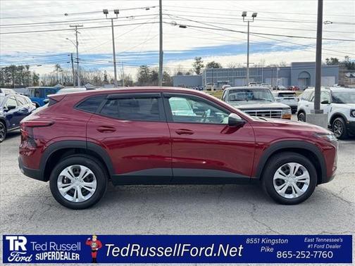 2025 Chevrolet Trax LS