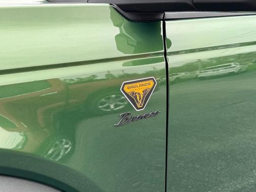 Eruption Green Metallic 2023 Ford Bronco Badlands