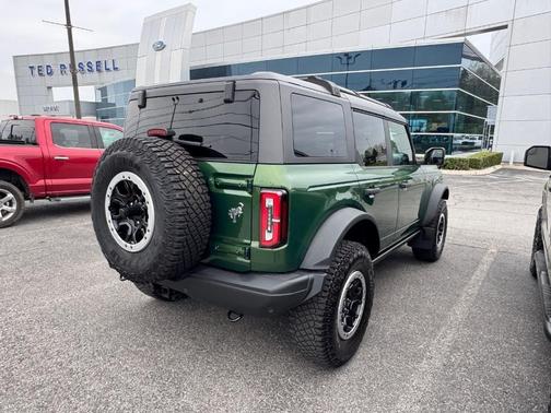 Eruption Green Metallic 2023 Ford Bronco Badlands