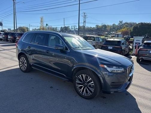 2022 Volvo XC90 T5 Momentum 7 Passenger