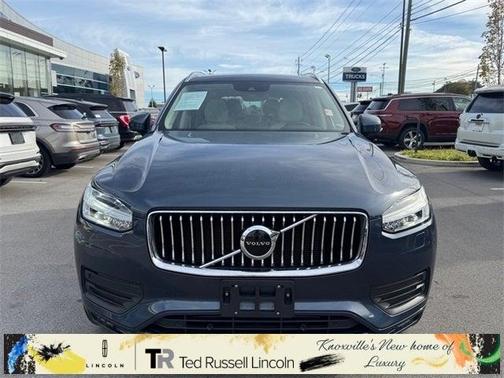 2022 Volvo XC90 T5 Momentum 7 Passenger