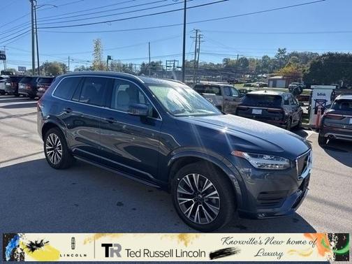 2022 Volvo XC90 T5 Momentum 7 Passenger