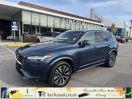 2022 Volvo XC90 T5 Momentum 7 Passenger