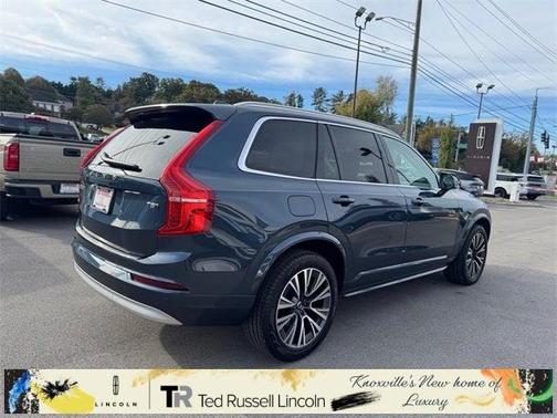 2022 Volvo XC90 T5 Momentum 7 Passenger