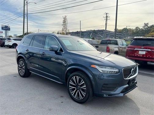 2022 Volvo XC90 T5 Momentum 7 Passenger
