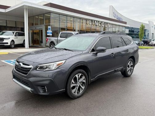 White 2019 Subaru Outback 2.5i