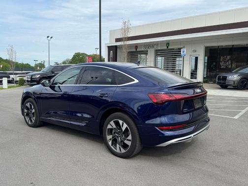 2022 Audi e-tron S line Premium