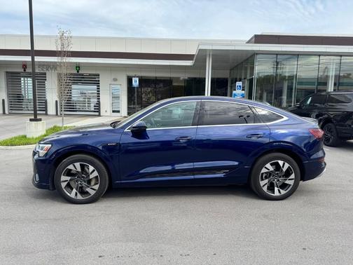 2022 Audi e-tron S line Premium