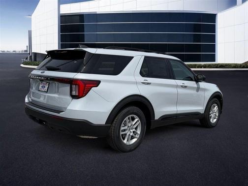 White Metallic 2026 Ford Explorer Active