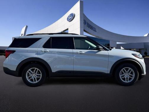 White Metallic 2026 Ford Explorer Active
