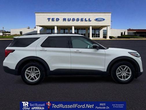 White Metallic 2026 Ford Explorer Active