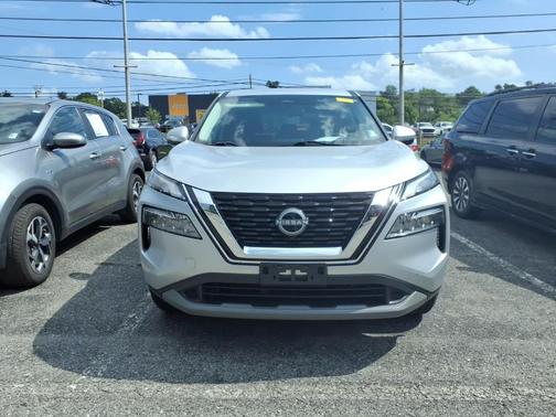 Brilliant Silver Metallic 2022 Nissan Rogue SV
