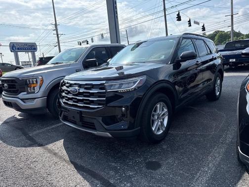 Black Metallic 2026 Ford Explorer Active