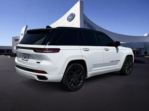 Bright White Clearcoat 2025 Jeep Grand Cherokee Summit