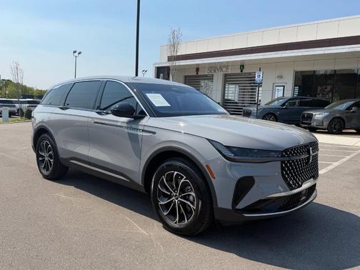 Gray 2026 Lincoln Nautilus Premiere