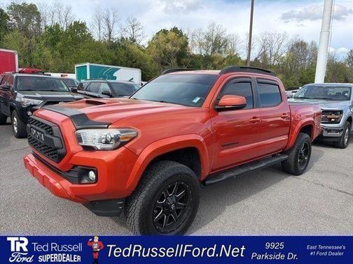 2017 Toyota Tacoma SR