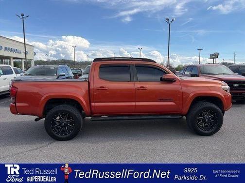 2017 Toyota Tacoma SR