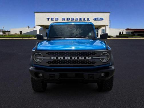 Velocity Blue Metallic 2023 Ford Bronco Badlands