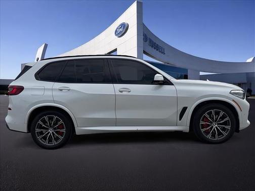 White Metallic 2021 BMW X5 xDrive40i