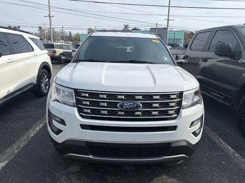 Oxford White 2017 Ford Explorer XLT