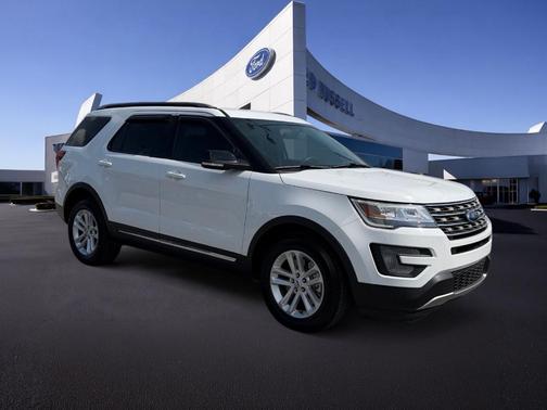 Oxford White 2017 Ford Explorer XLT