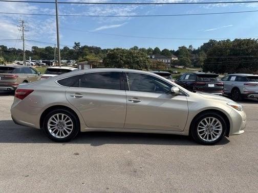 2018 Toyota Avalon Hybrid Limited