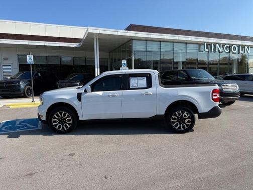 Oxford White 2023 Ford Maverick Lariat