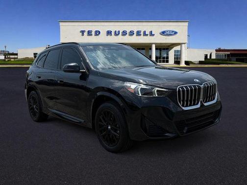 Black Sapphire Metallic 2025 BMW X1 xDrive28i