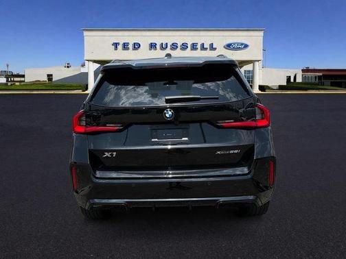 Black Sapphire Metallic 2025 BMW X1 xDrive28i