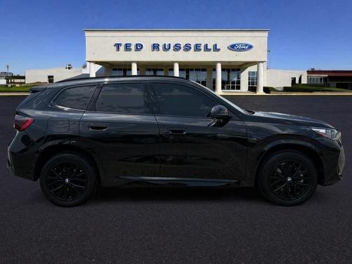 Black Sapphire Metallic 2025 BMW X1 xDrive28i