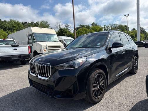 Black Sapphire Metallic 2025 BMW X1 xDrive28i