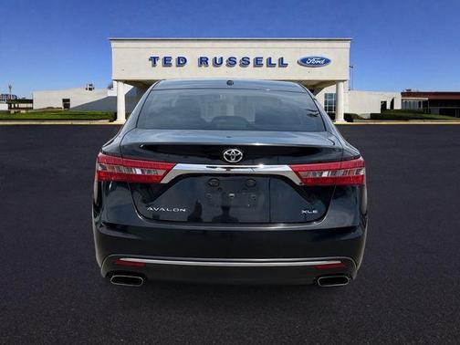 Midnight Black Metallic 2016 Toyota Avalon XLE