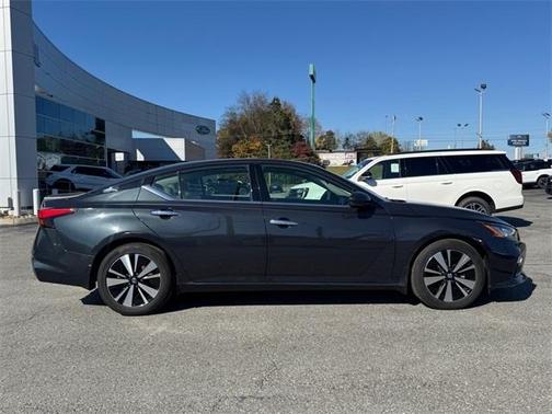 2022 Nissan Altima 2.5 SL