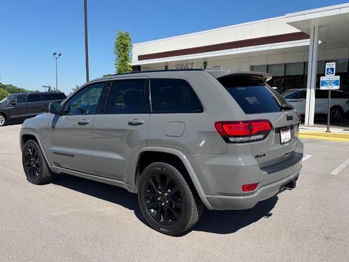 Sting Gray Clearcoat 2020 Jeep Grand Cherokee Altitude