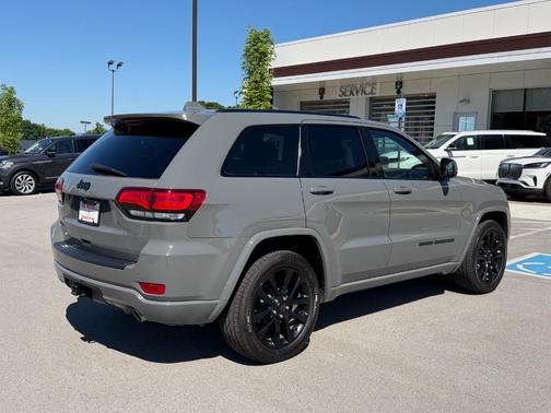 Sting Gray Clearcoat 2020 Jeep Grand Cherokee Altitude