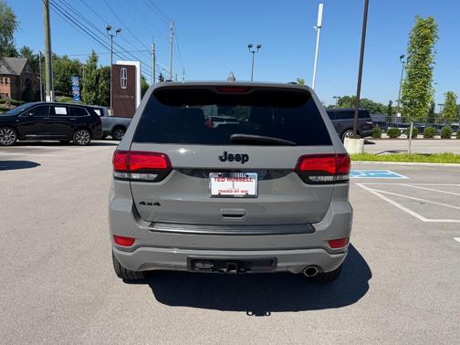 Sting Gray Clearcoat 2020 Jeep Grand Cherokee Altitude