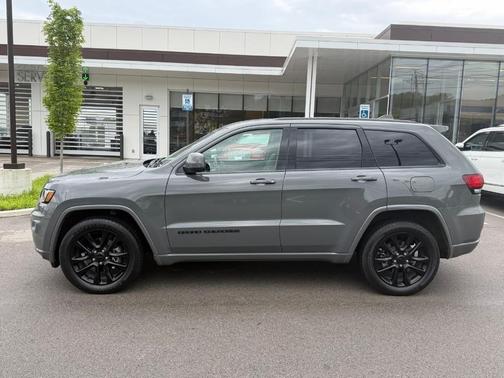 Sting Gray Clearcoat 2020 Jeep Grand Cherokee Altitude