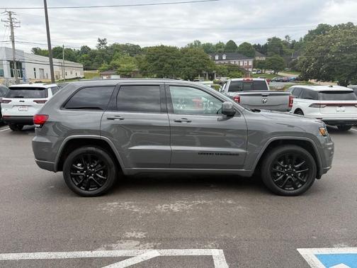 Sting Gray Clearcoat 2020 Jeep Grand Cherokee Altitude