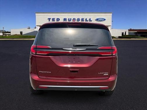 Velvet 2022 Chrysler Pacifica Limited